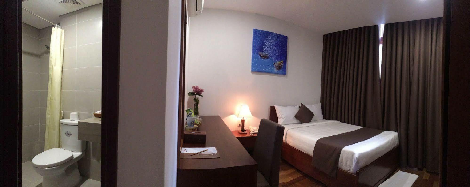 Ocean Flower Hotel Da Nang Exterior photo