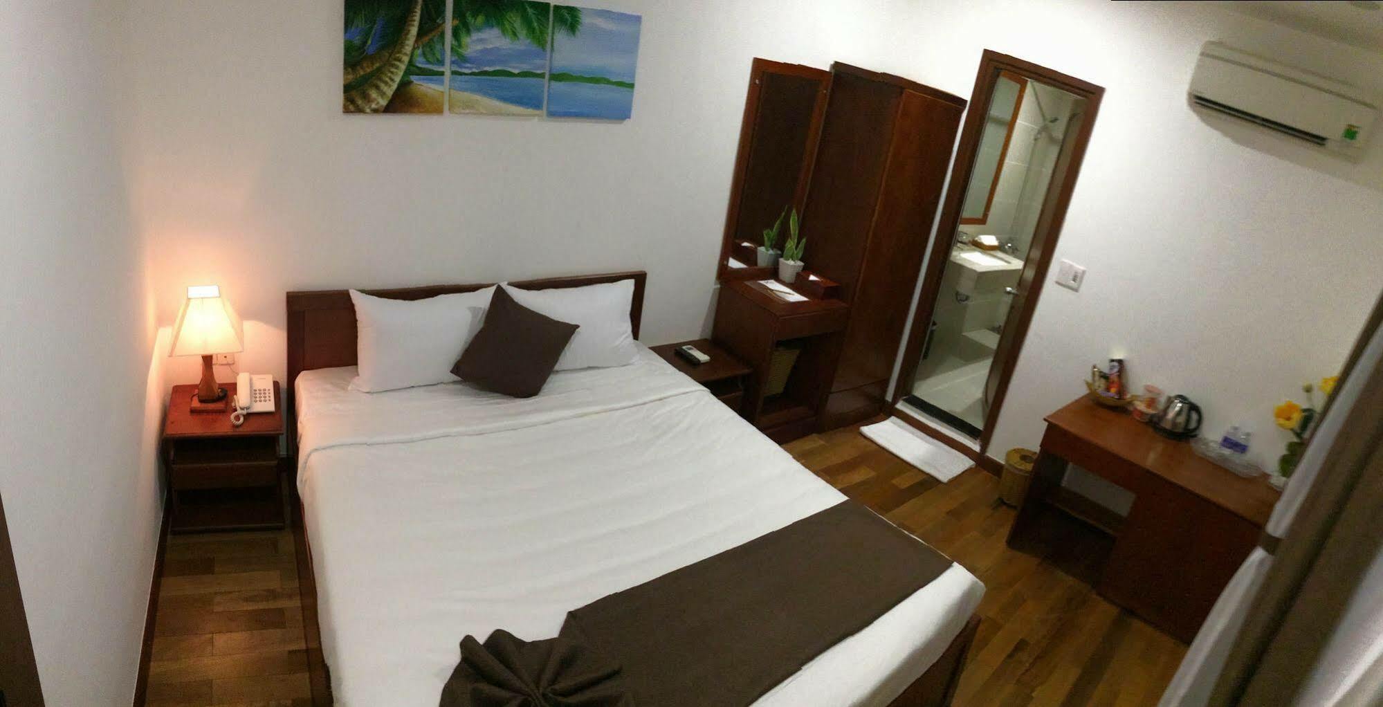 Ocean Flower Hotel Da Nang Exterior photo