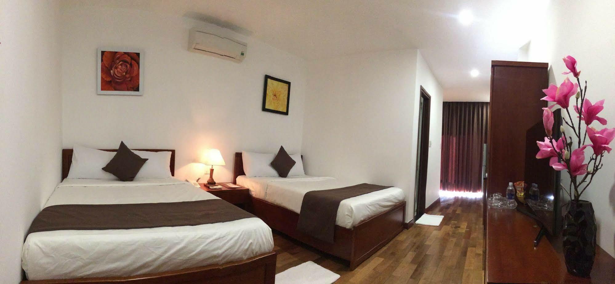 Ocean Flower Hotel Da Nang Exterior photo